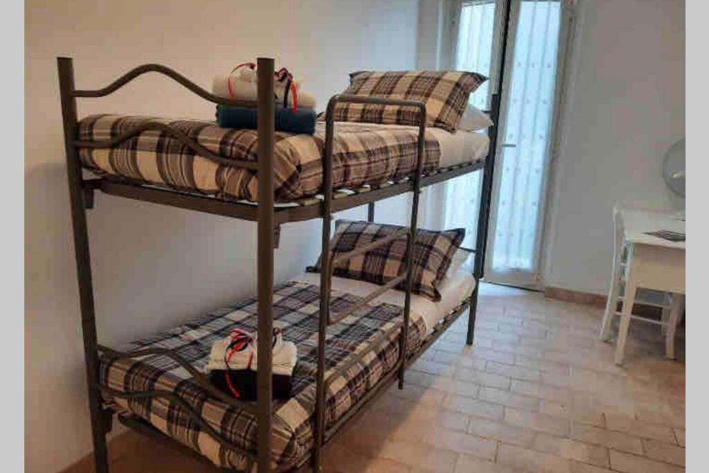 Casa Flea - Holiday Apartment With 2 Bedrooms Гуалдо Тадино Екстериор снимка