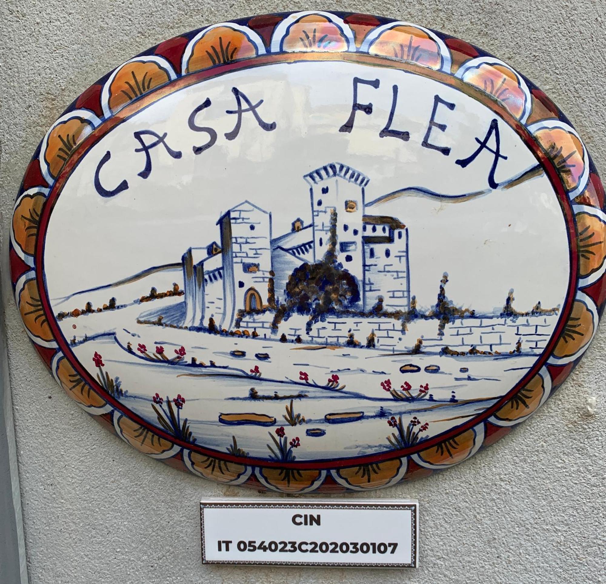 Casa Flea - Holiday Apartment With 2 Bedrooms Гуалдо Тадино Екстериор снимка